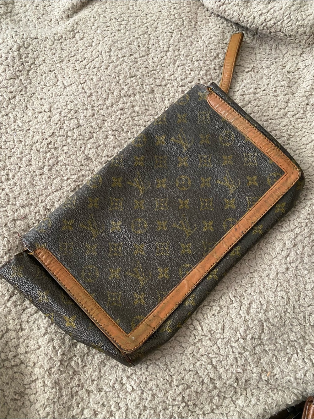 Louis Vuitton Monogram Canvas Brown Travel Pouch!